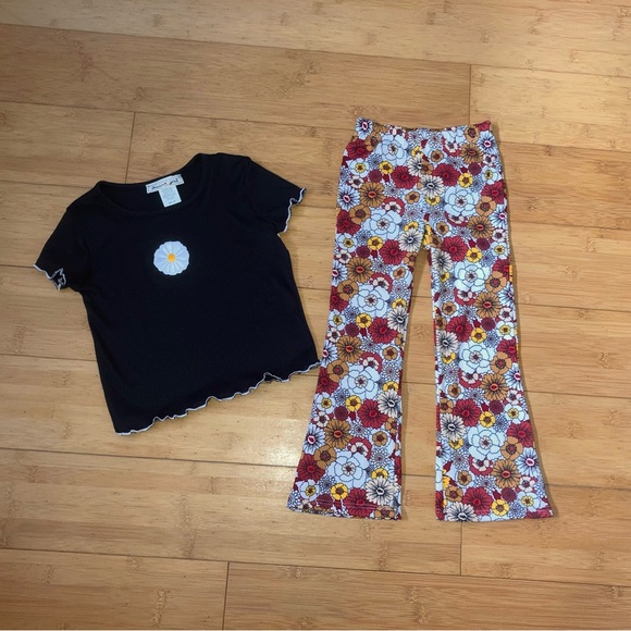NWT Girls Size 4T Outfit - Floral Bell Bottom Pants & Black Top Set - Picture 1 of 2